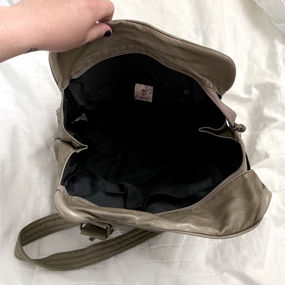 Vintage Element Shoulder Bag - Picture 5 of 6